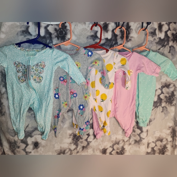 Newborn 5 PC Set Lot Bundle Pajamas PJs infant Sleepsuit Sleepwear Size 0 $25 - Picture 2 of 7